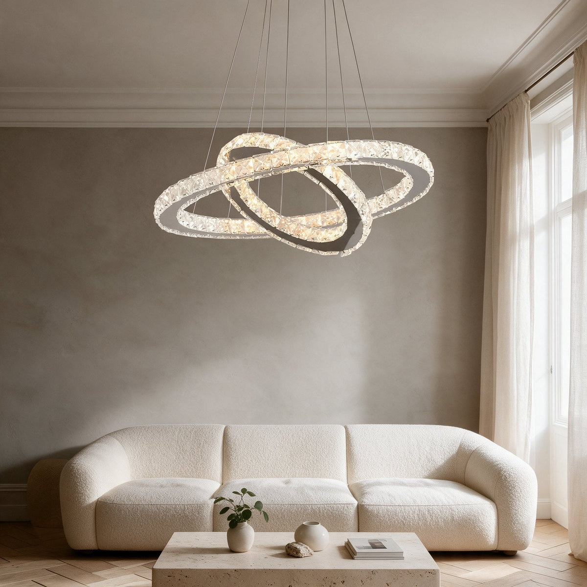 Aurore — lustre en cristal dans un salon