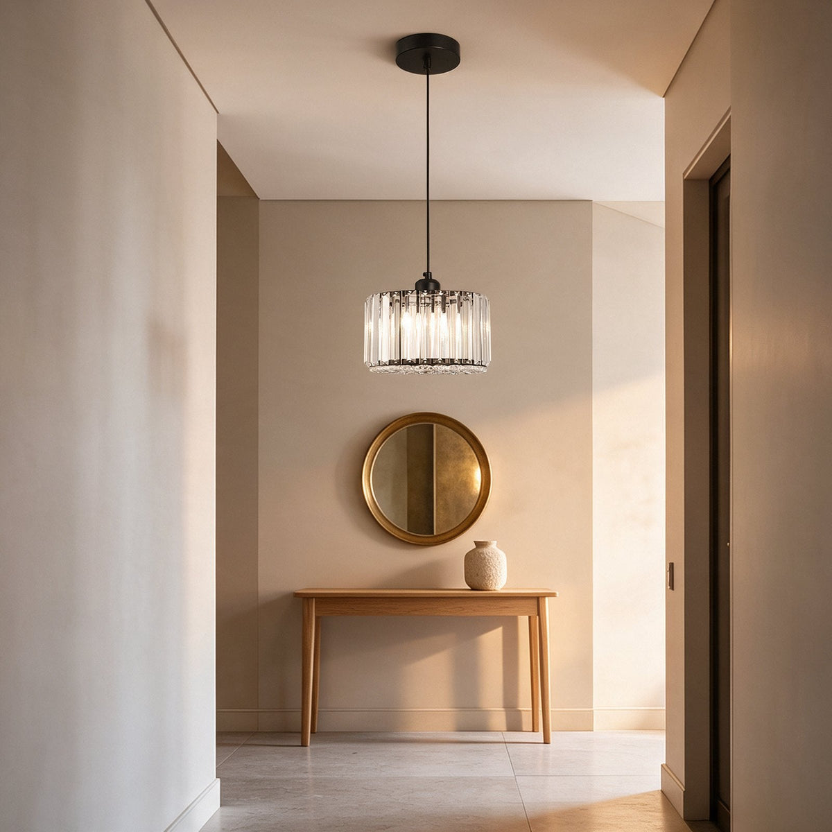 Halo — lustre en cristal dans une entrée Image