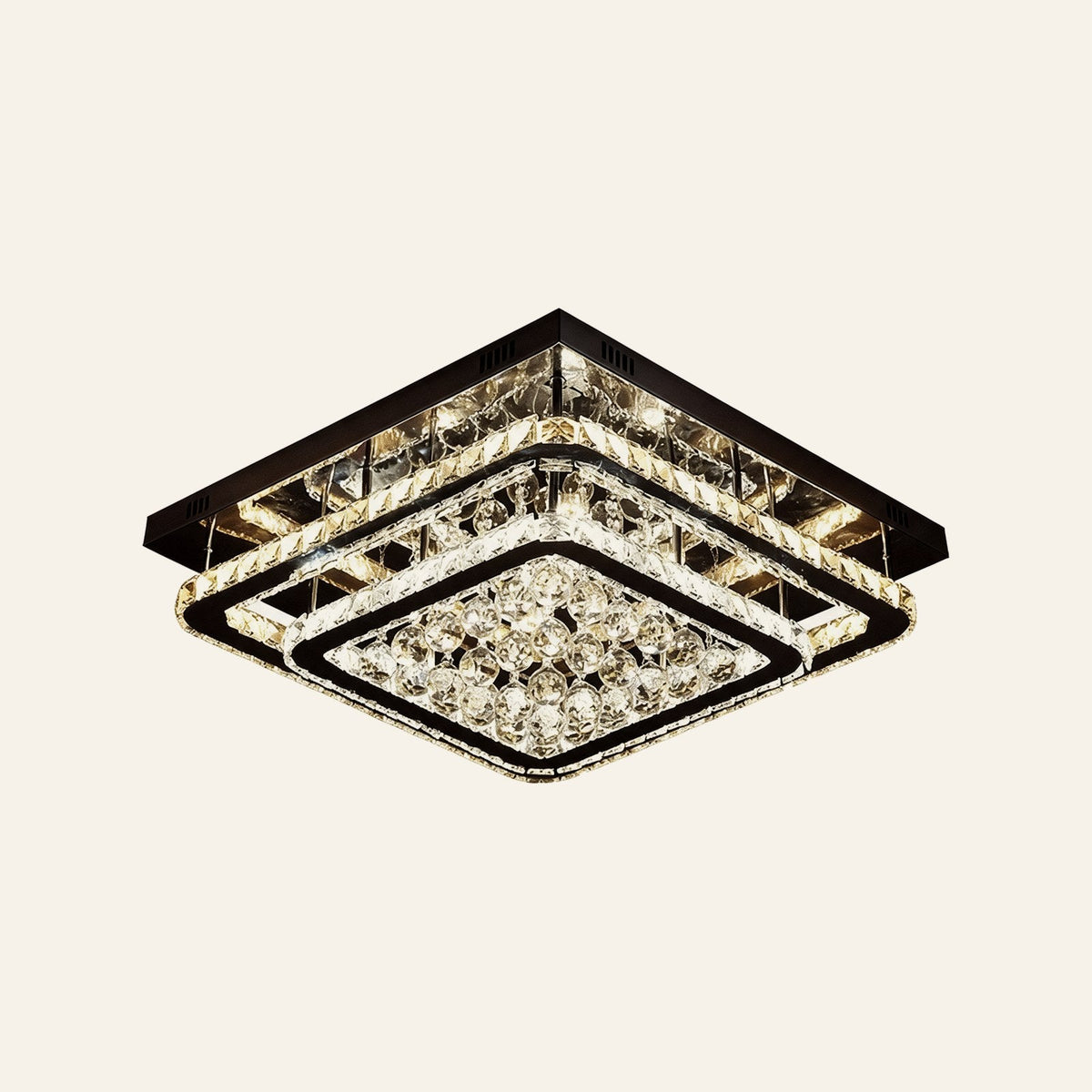 Majesté — lustre en cristal présenté sur fond ivoire Image
